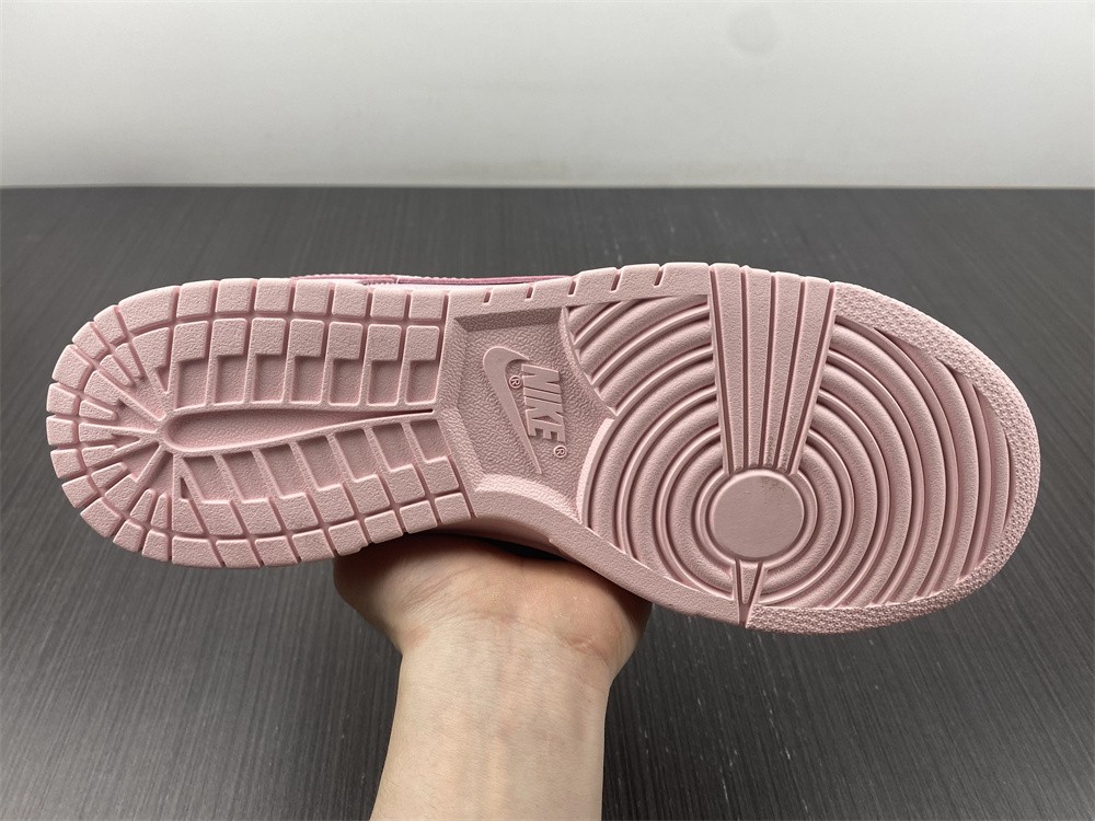 Nike Dunk Low Pink