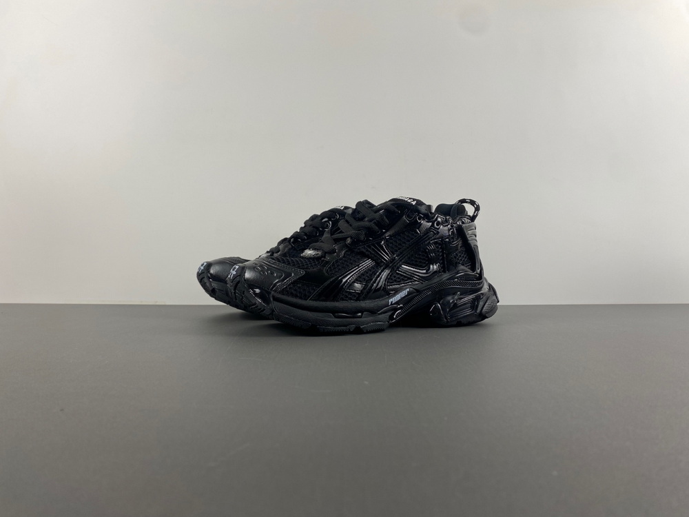 Balenciaga Runner Sneaker 772767-W3RNY-0135