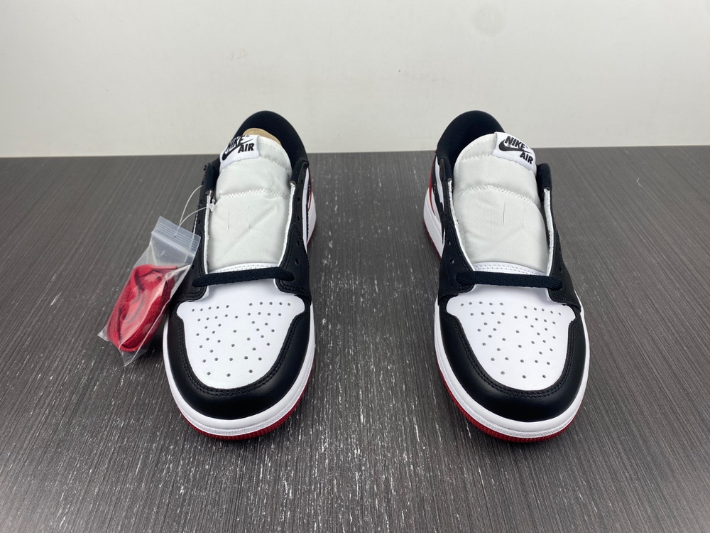 Air Jordan 1 Low OG Black Toe