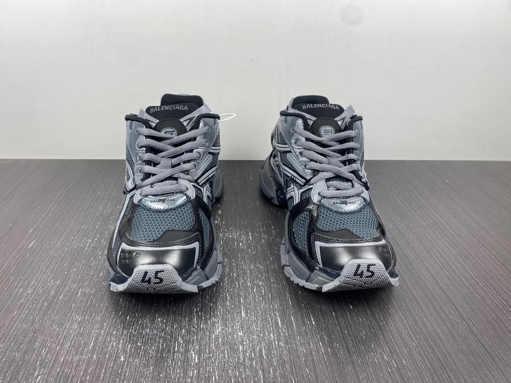 Balenciaga Runner Sneaker 677403 W3RBR 151547