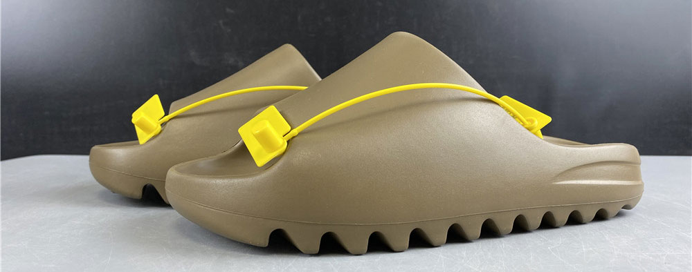 Adidas Yeezy Slide Resin Brown
