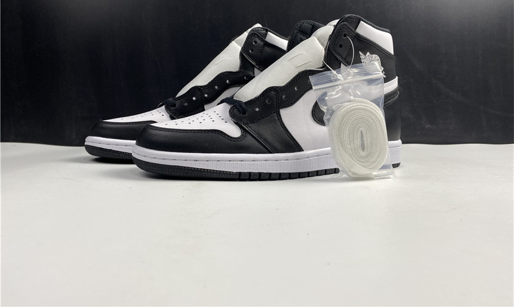 Air Jordan 1 Retro Black White
