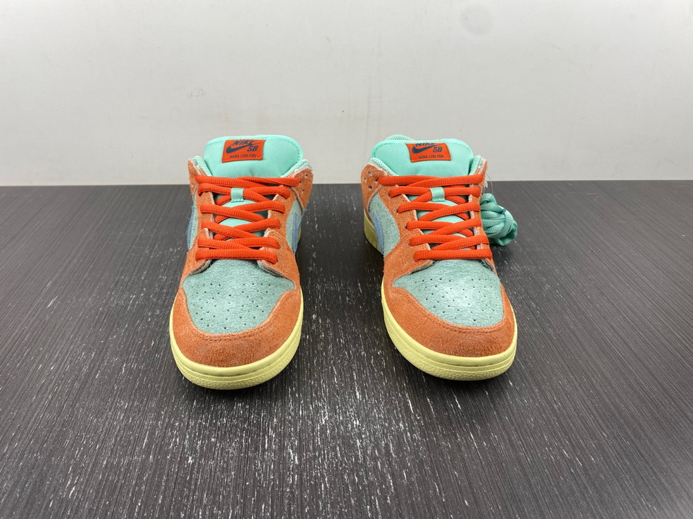 Nike SB Dunk Low Noise Aqua