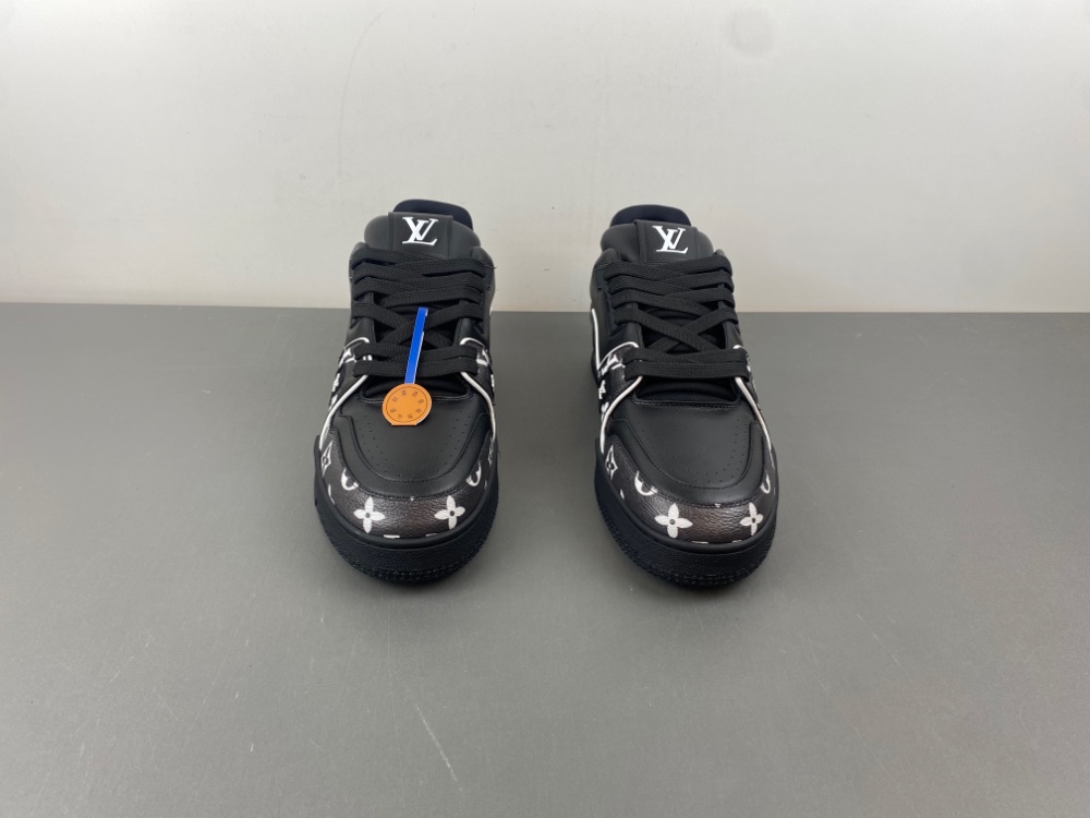 X2 Batch Louis Vuitton LV trainer Black White