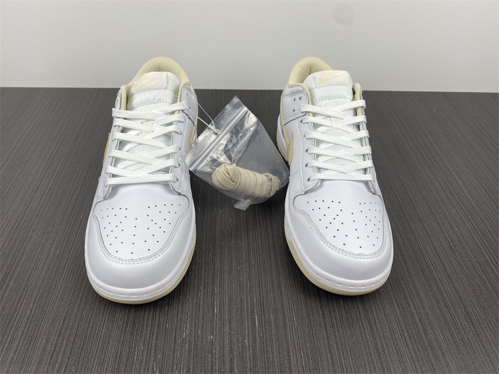 Nike Dunk Low Pearl White (W)