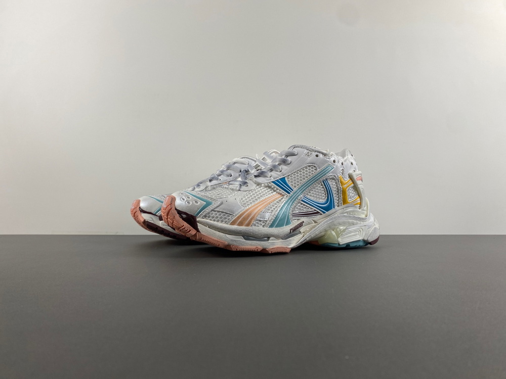 Balenciaga Runner Sneaker 772774-W3RNY-0326