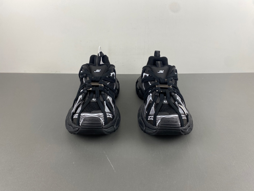 Balenciaga Phantom Sneaker 825601 W3XCH 1011