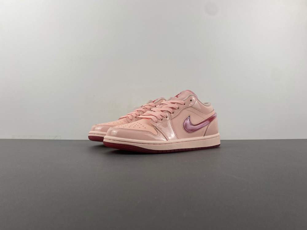Jordan 1 Low Patent Valentines Day (W)
