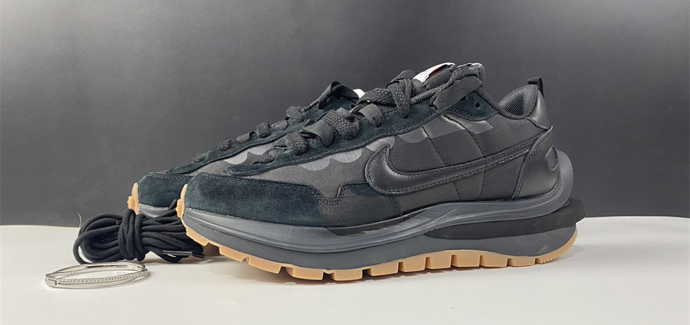 Nike Vaporwaffle Sacai Black Gum