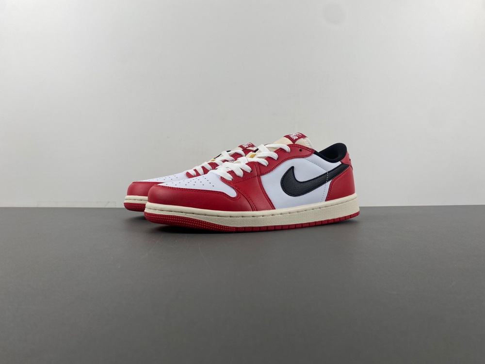Air Jordan 1 Low OG Chicago