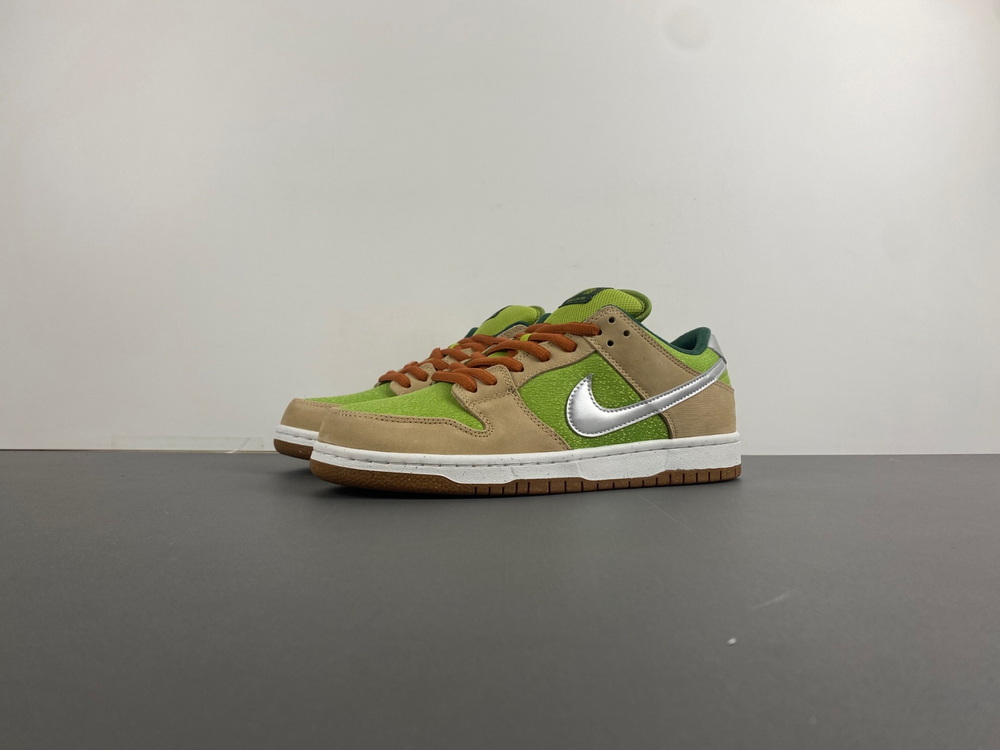 Nike SB Dunk Low Escargot