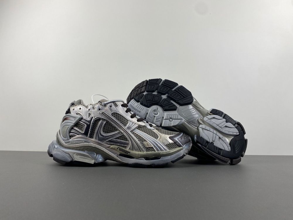 Balenciaga Runner Sneaker H 772774 W3RMU 2000