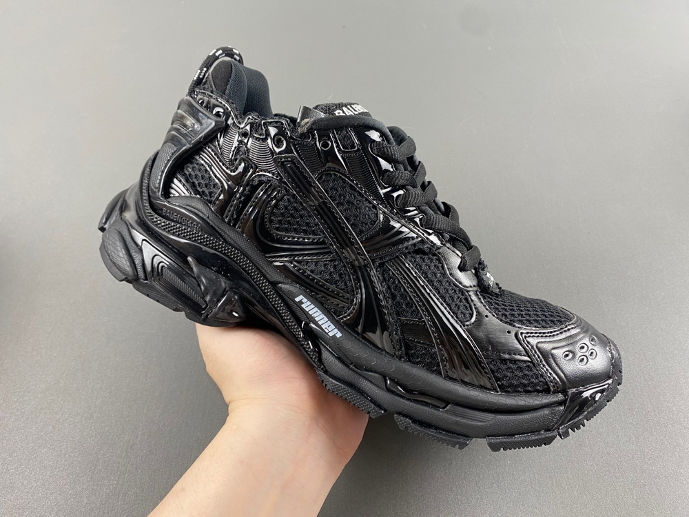 Balenciaga Runner Sneaker 772767-W3RNY-0135