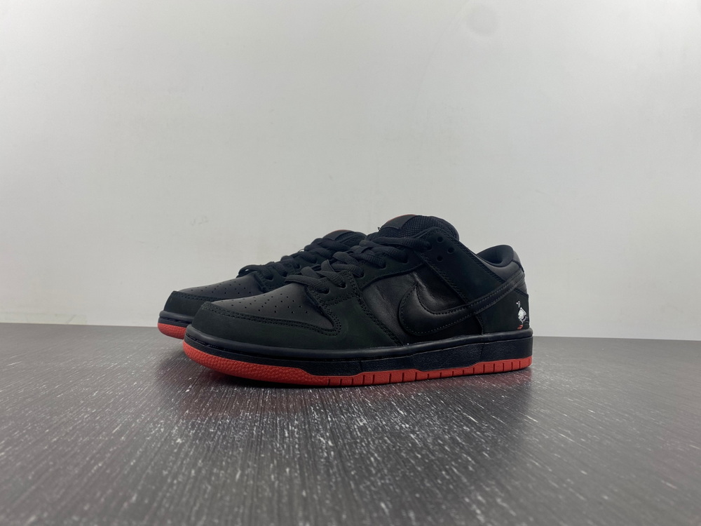 Nike SB Dunk Low Black Pigeon