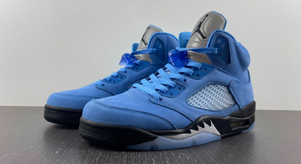 Air Jordan 5 UNC