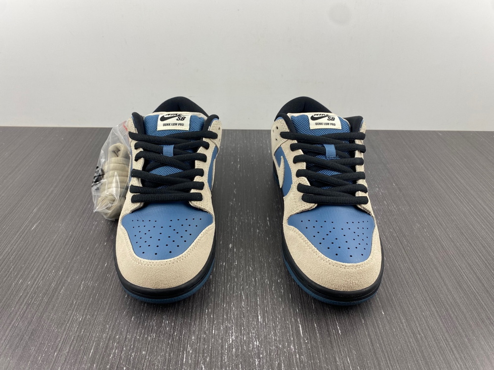 Nike SB Dunk Low Light Cream Thunderstorm