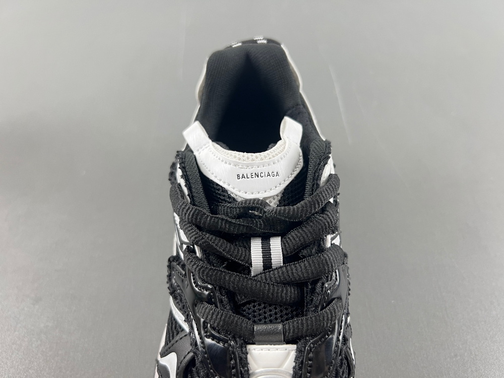 Balenciaga Runner Sneaker 779064-W3RBXP-0213