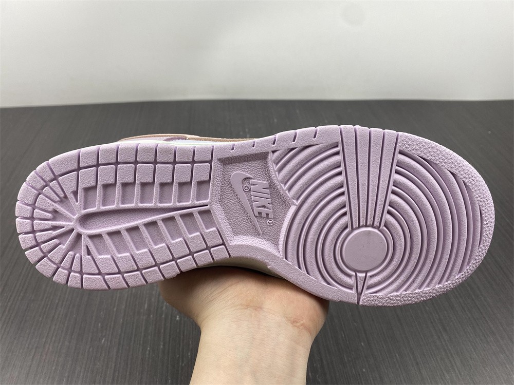 Nike Dunk Low Easter 2022