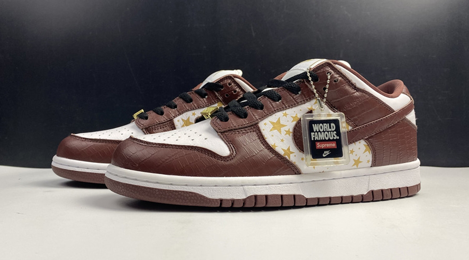 Supreme x Nike SB Dunk Low Stars Barkroot Brown