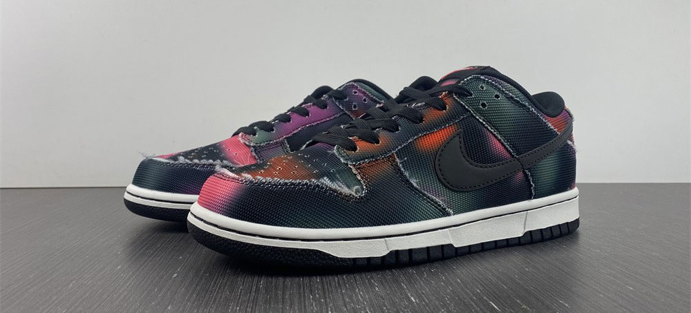 Nike Dunk Low Graffiti Pink