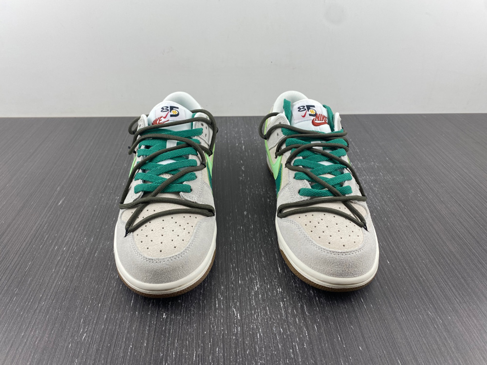 Dunk Low SE 85 DO9457-100
