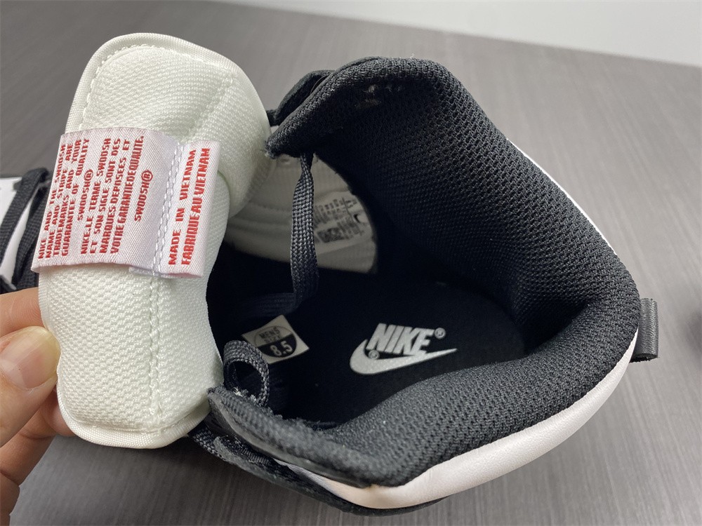 Nike Dunk High Panda (2021)