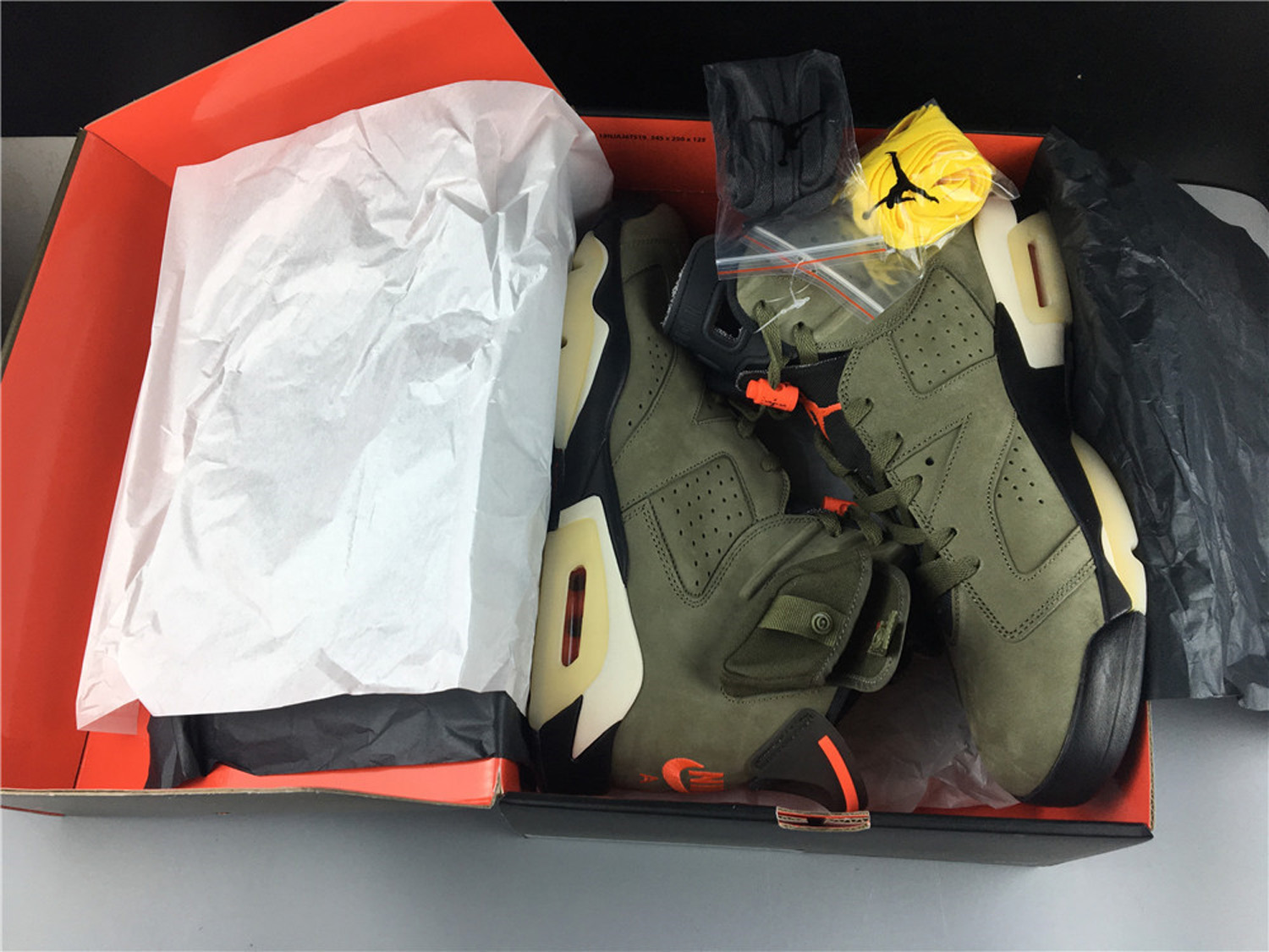 Jordan 6 Retro Travis Scott
