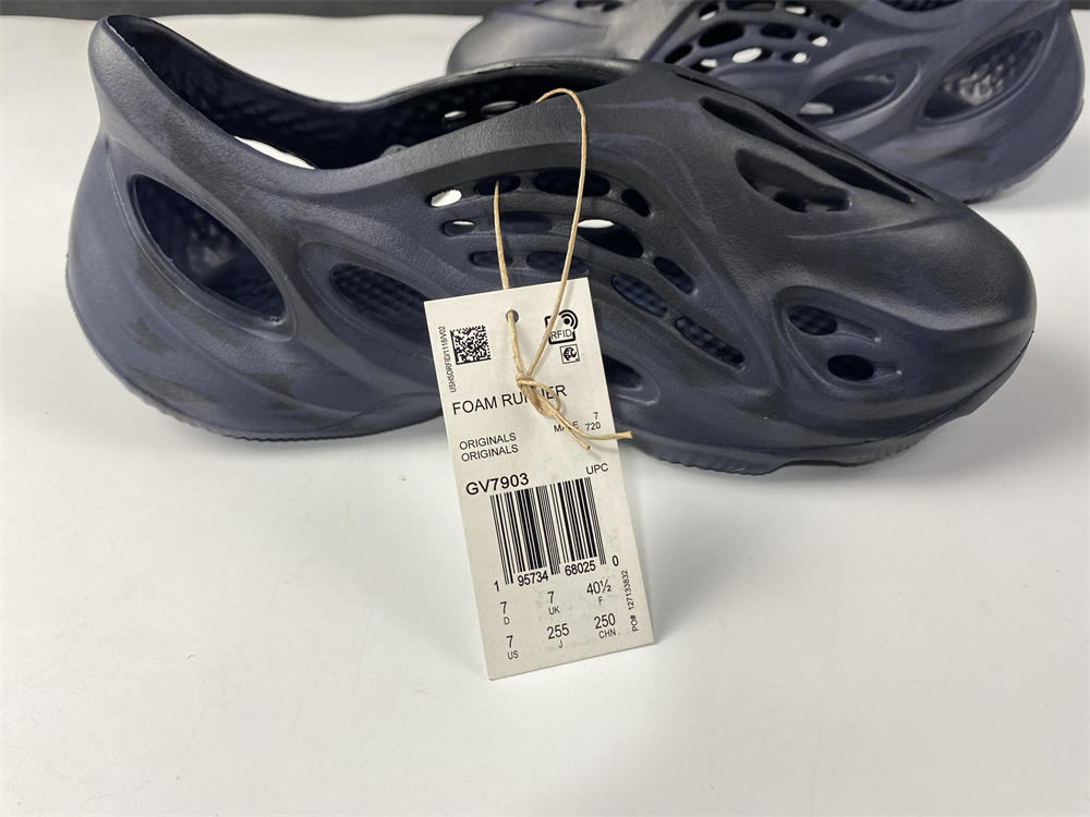 Adidas Yeezy Foam RNNR Mineral Blue