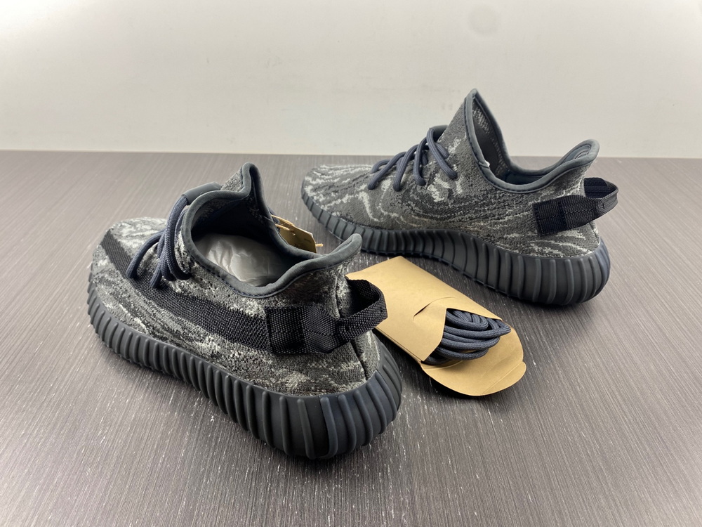Adidas Yeezy 350 V2 Dark Salt ID4811