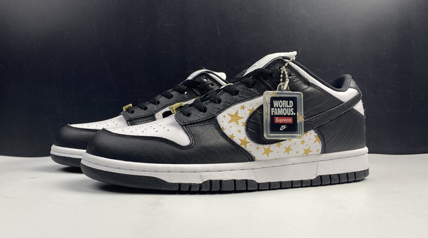 Supreme x Nike SB Dunk Low Stars Black