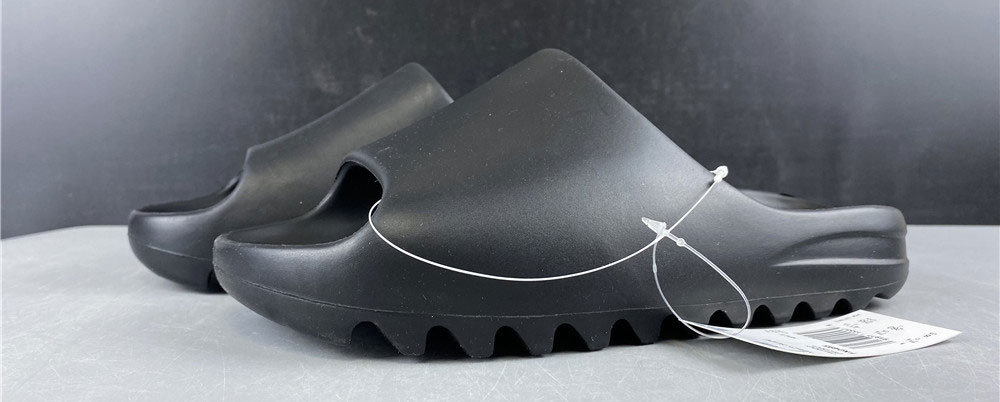 Adidas Yeezy Slide Resin Black