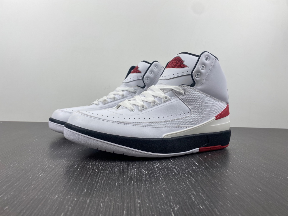 Jordan 2 Retro OG Chicago (2022)