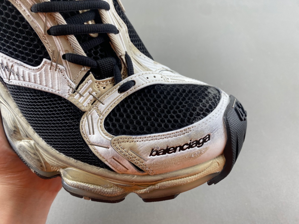 Balenciaga 803681-W3ST4-0510