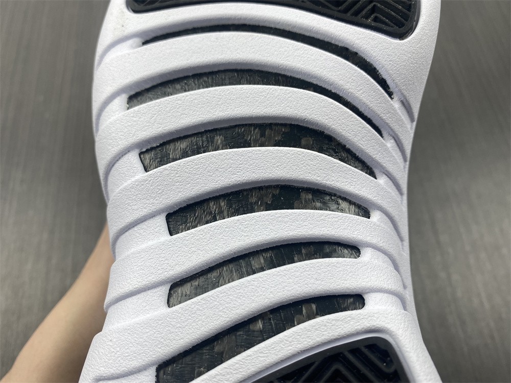 Jordan 12 Retro Playoffs (2022)