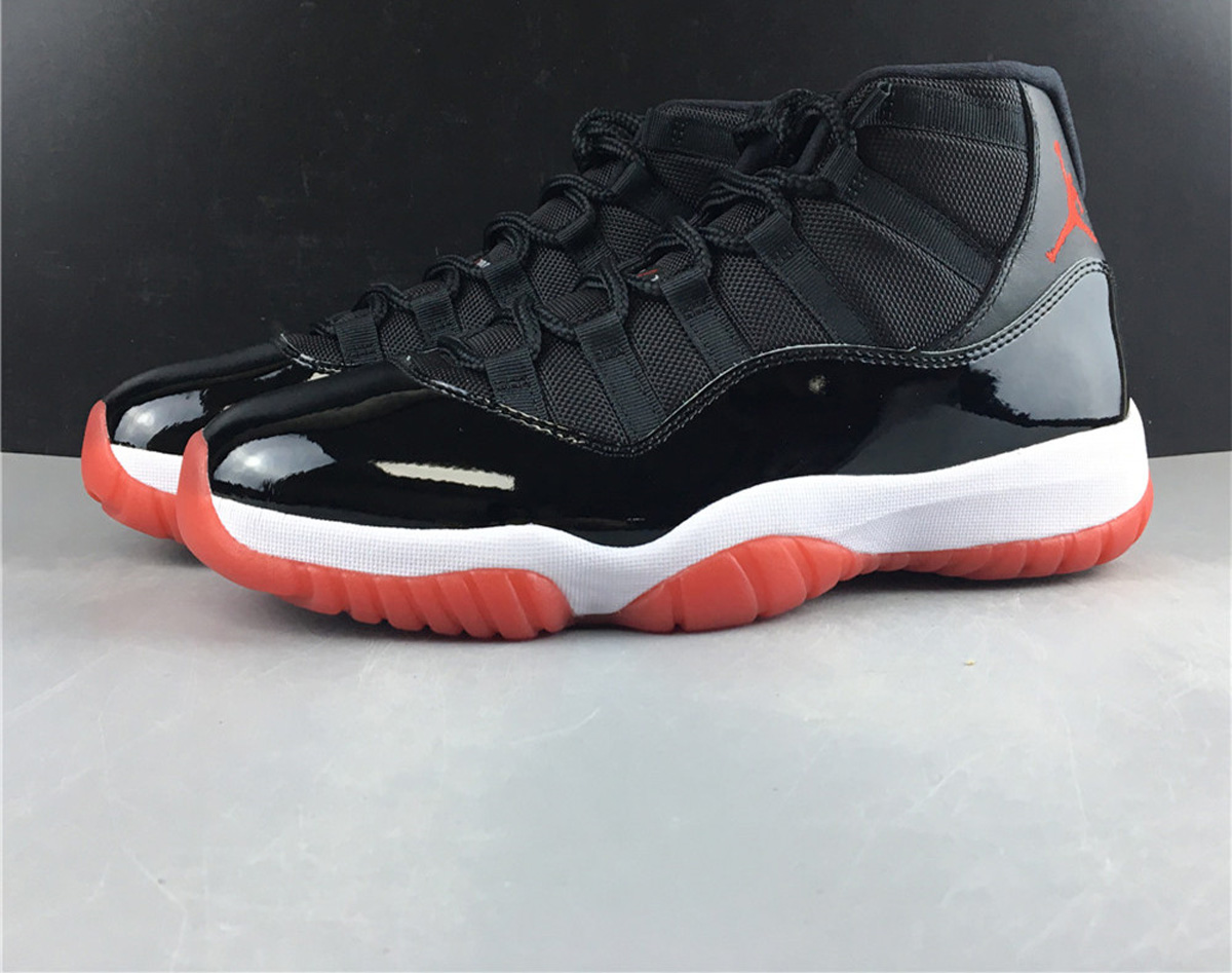 Air Jordan 11 Retro Playoffs Bred (2019) size 14