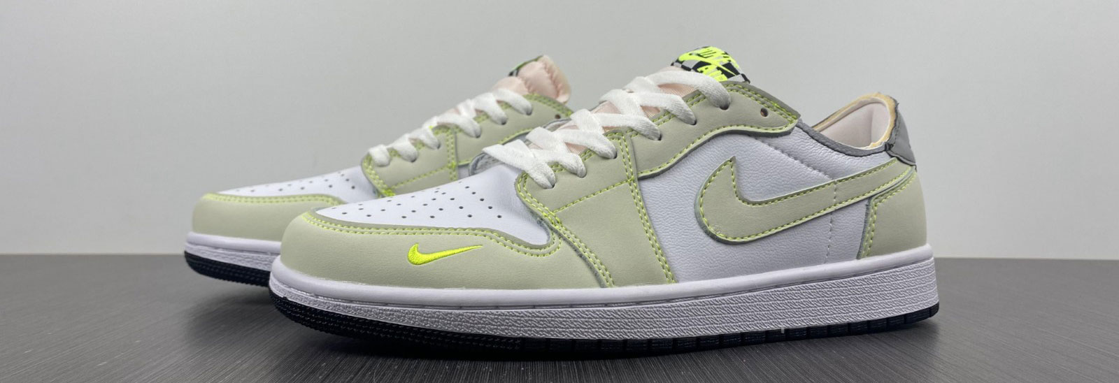 Jordan 1 Retro Low White Ghost Green Black