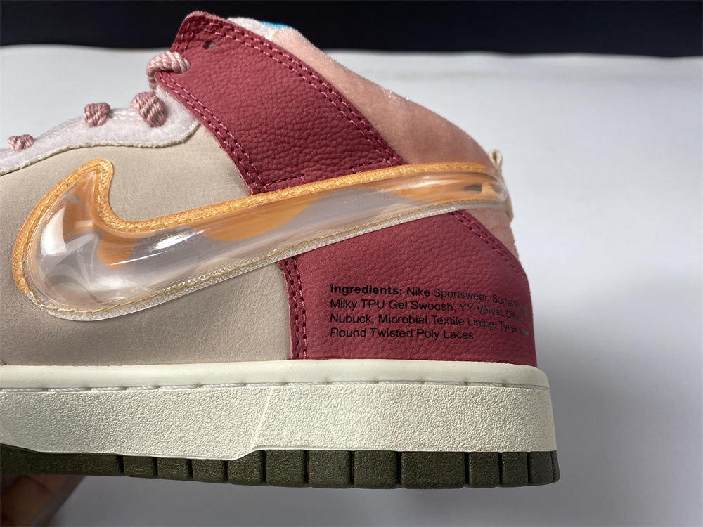 Nike SB Dunk High Pro QS