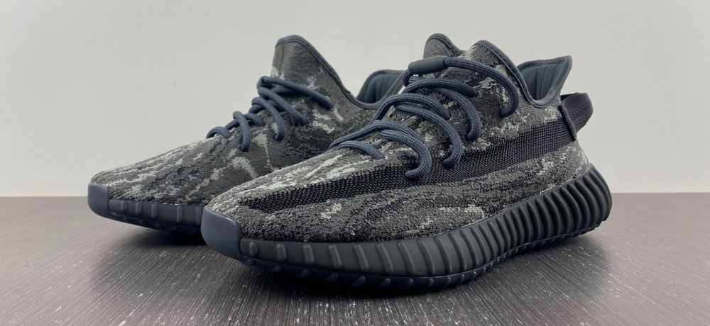 Adidas Yeezy 350 V2 Dark Salt ID4811