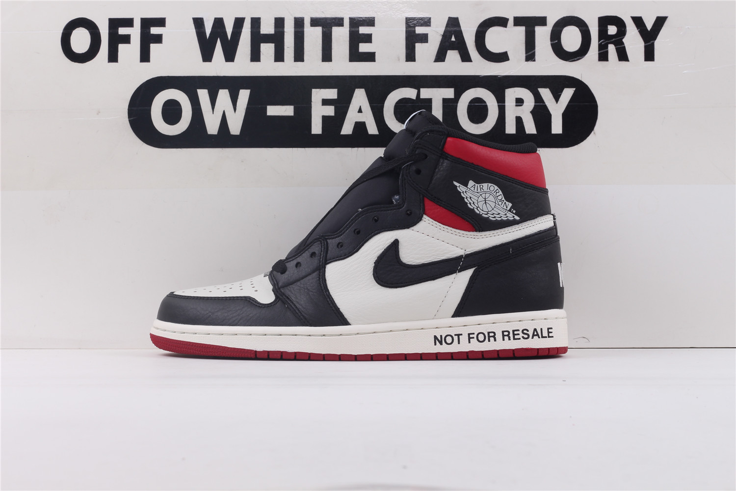 Air Jordan 1 Retro High OG Not For Resale Varsity Red