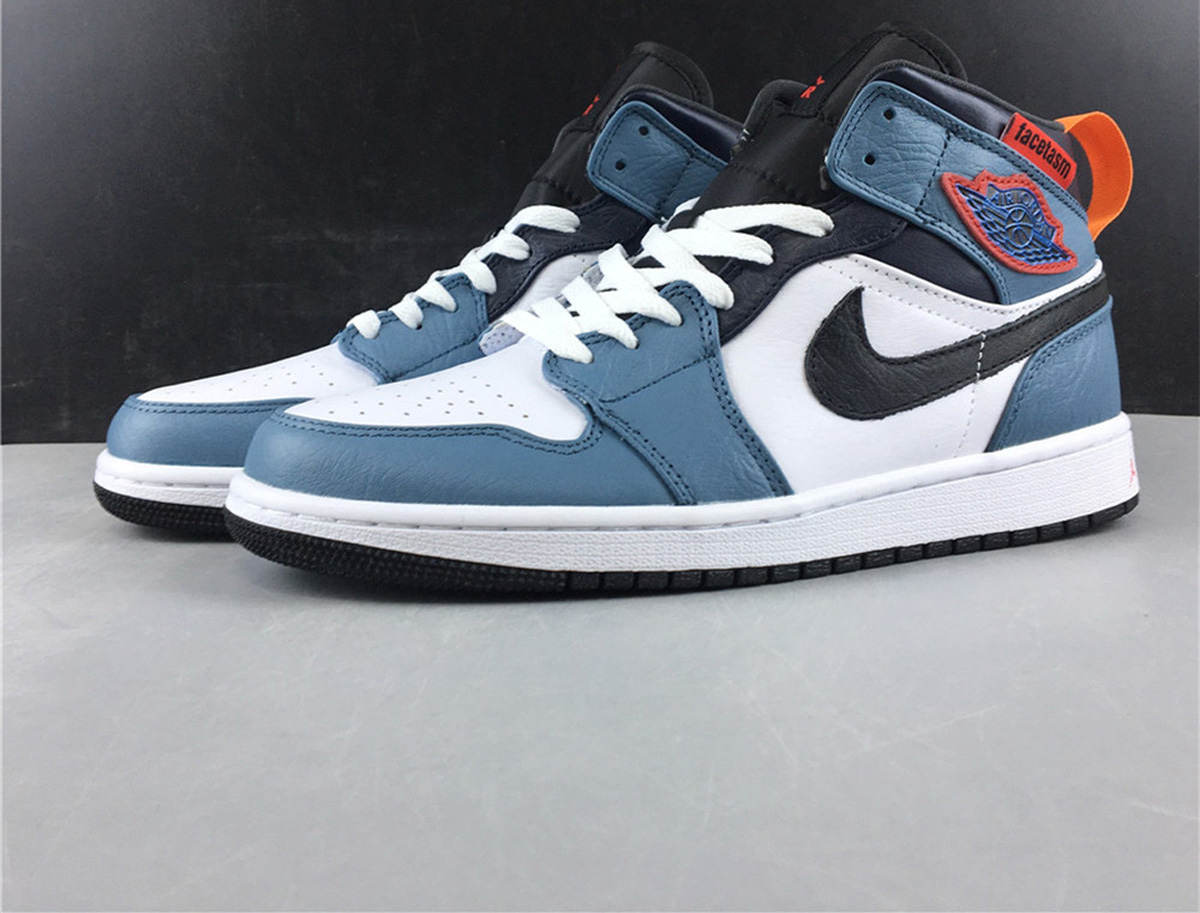 Air Jordan 1 Mid Fearless Facetasm