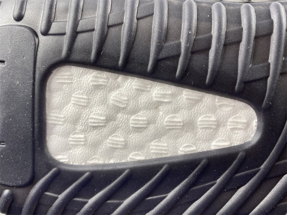 Adidas Yeezy Boost 350 V2 Core Black White (2016/2022)