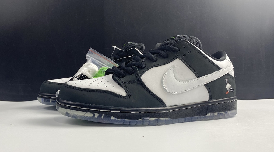 Nike SB Dunk Low Staple Panda Pigeon