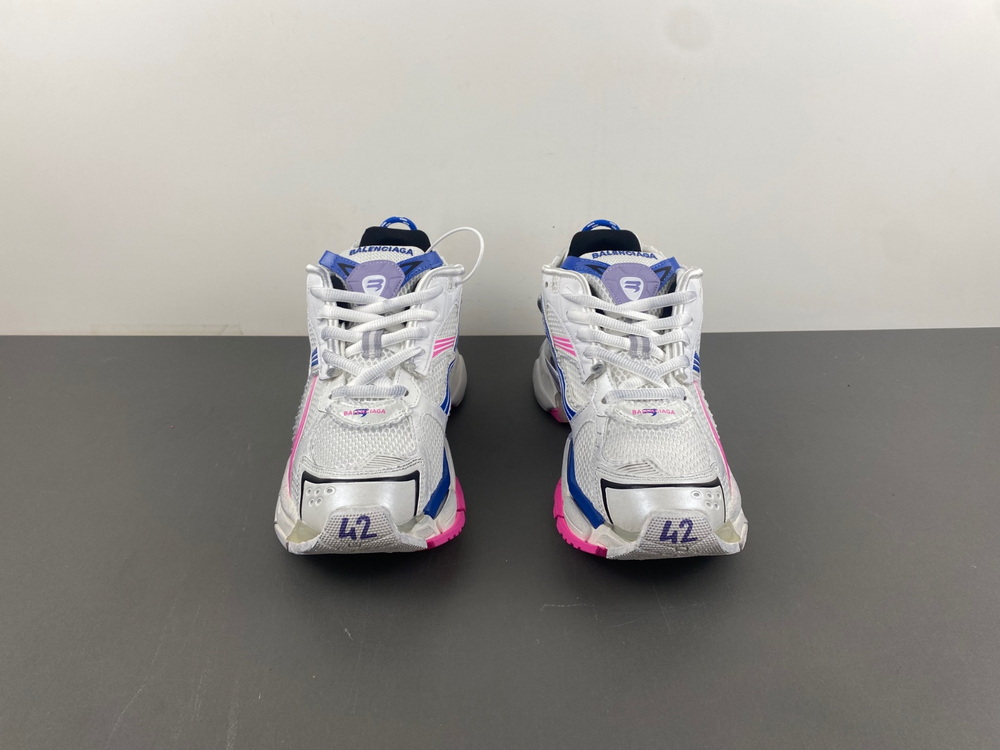Balenciaga Runner Sneaker 772774-W3RNY-6120