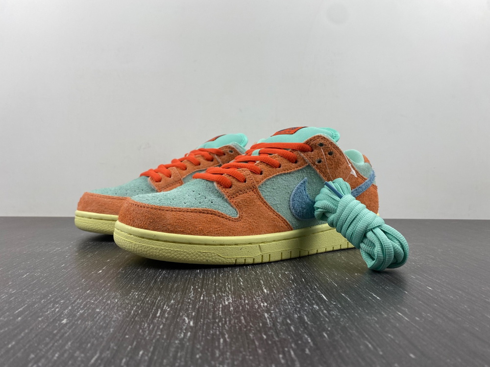 Nike SB Dunk Low Noise Aqua
