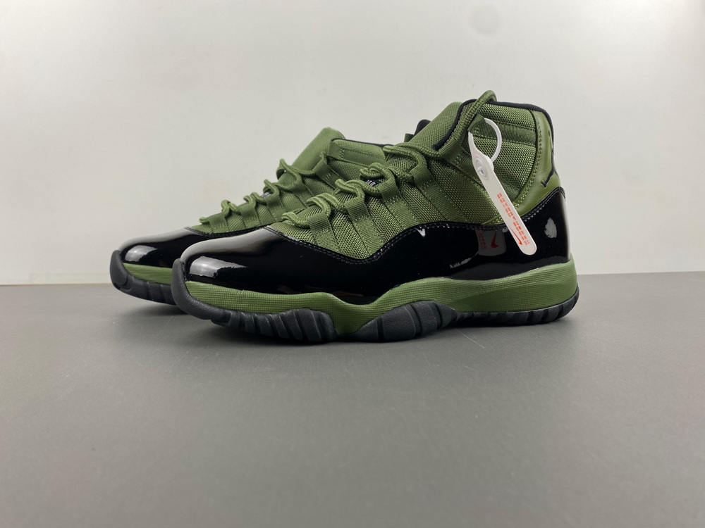 Air Jordan 11 CT8012-300 size 14
