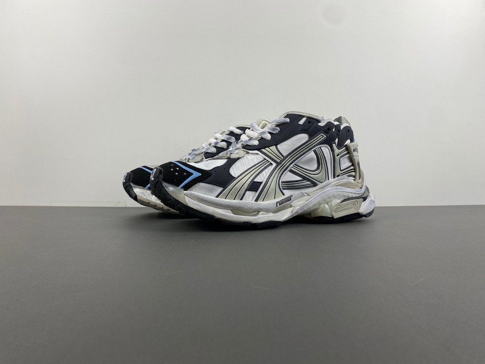 Balenciaga Runner Sneaker 772774-W3RNY-0623
