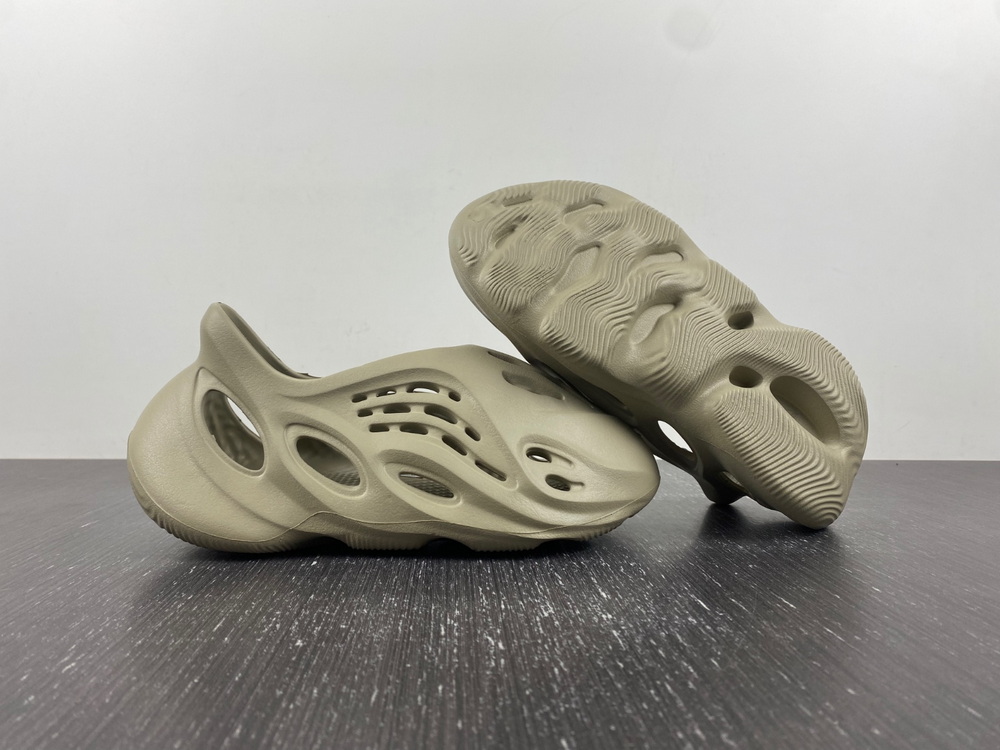 adidas Yeezy Foam RNR Stone Salt