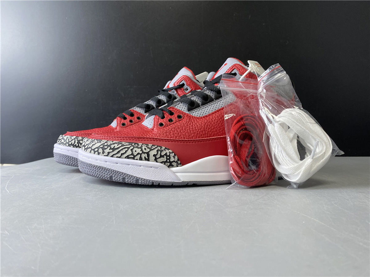 Air Jordan Retro 3 SE Fire Red