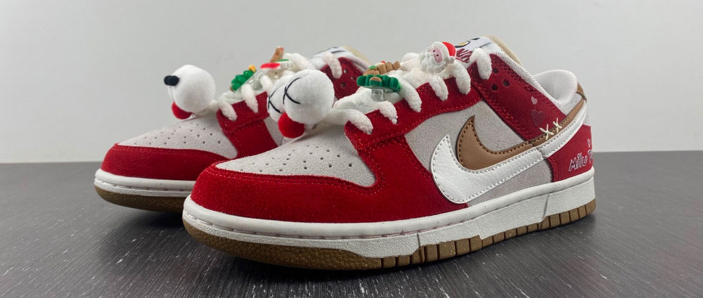 Dunk Low SE 85 Christmas DO9457-112