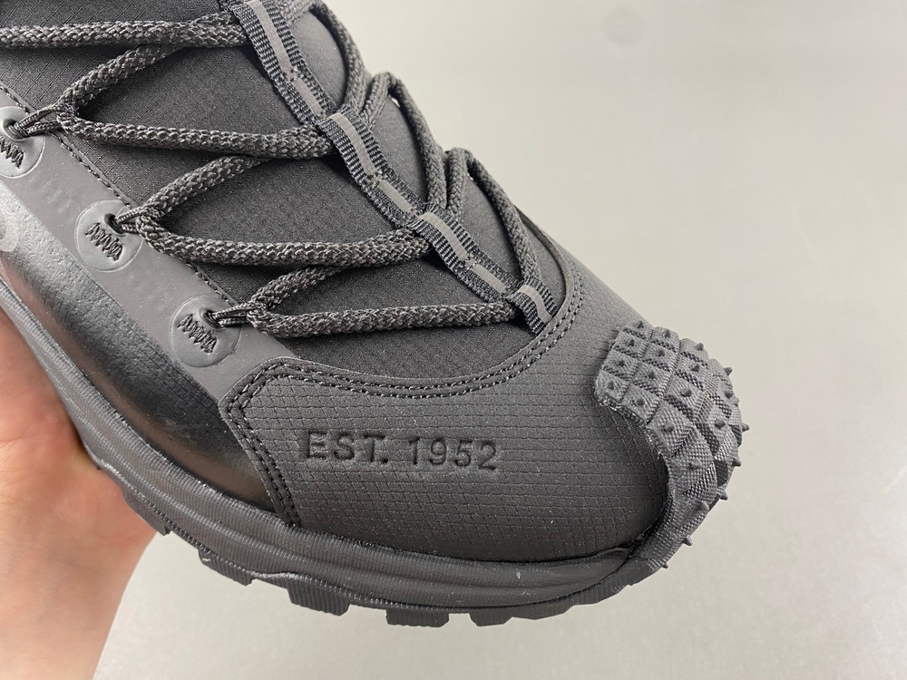 Moncler Trailgrip Lite 2 Low Black Gray